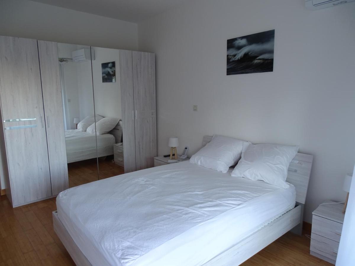Appartement Bord De Mer Marina Baie Des Anges Вільнев-Лубе Екстер'єр фото